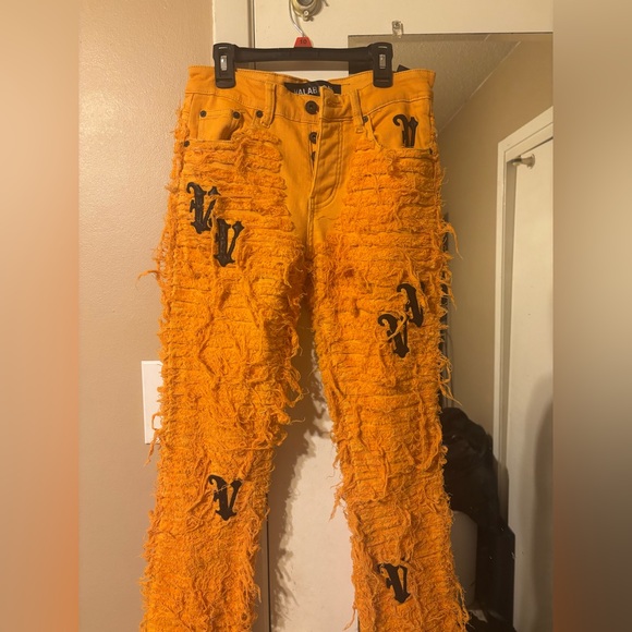 Valabasis Jeans *Exclusive Piece** - Picture 1 of 4